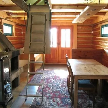 Blockhaus In Gajwka Mit Kaminofen